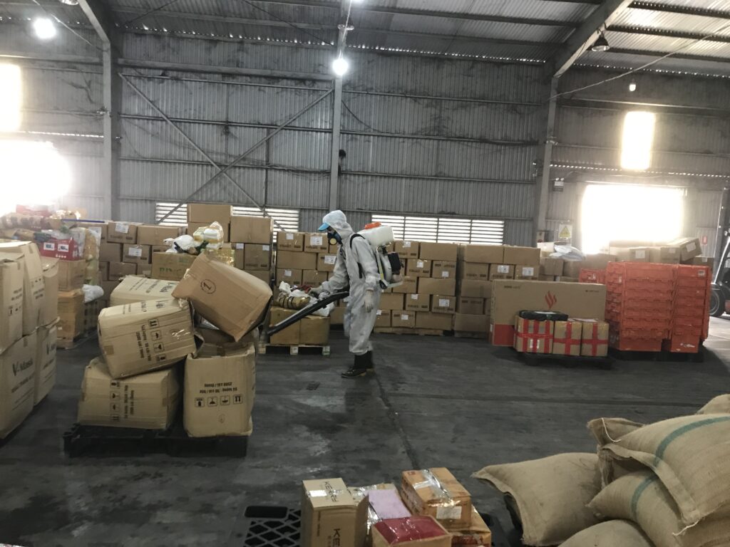Diệt côn trùng nhà máy